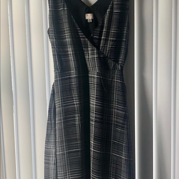 A NEW DAY - M BLACK/WHITE DRESS - Picture 2 of 8